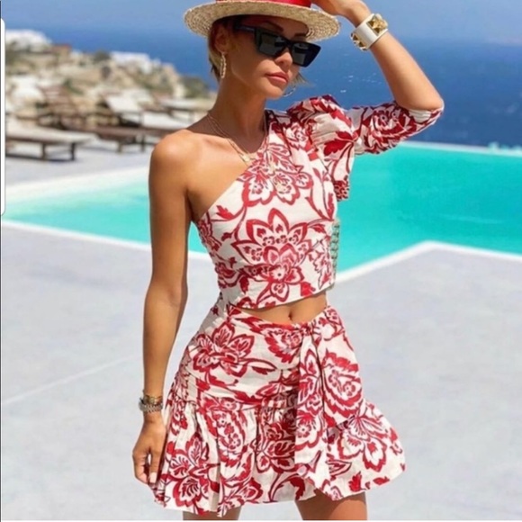 Zara Dresses & Skirts - Zara floral print skirt